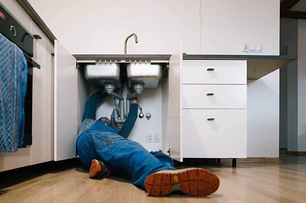Professional Leak Detection technician working in Prather, CA